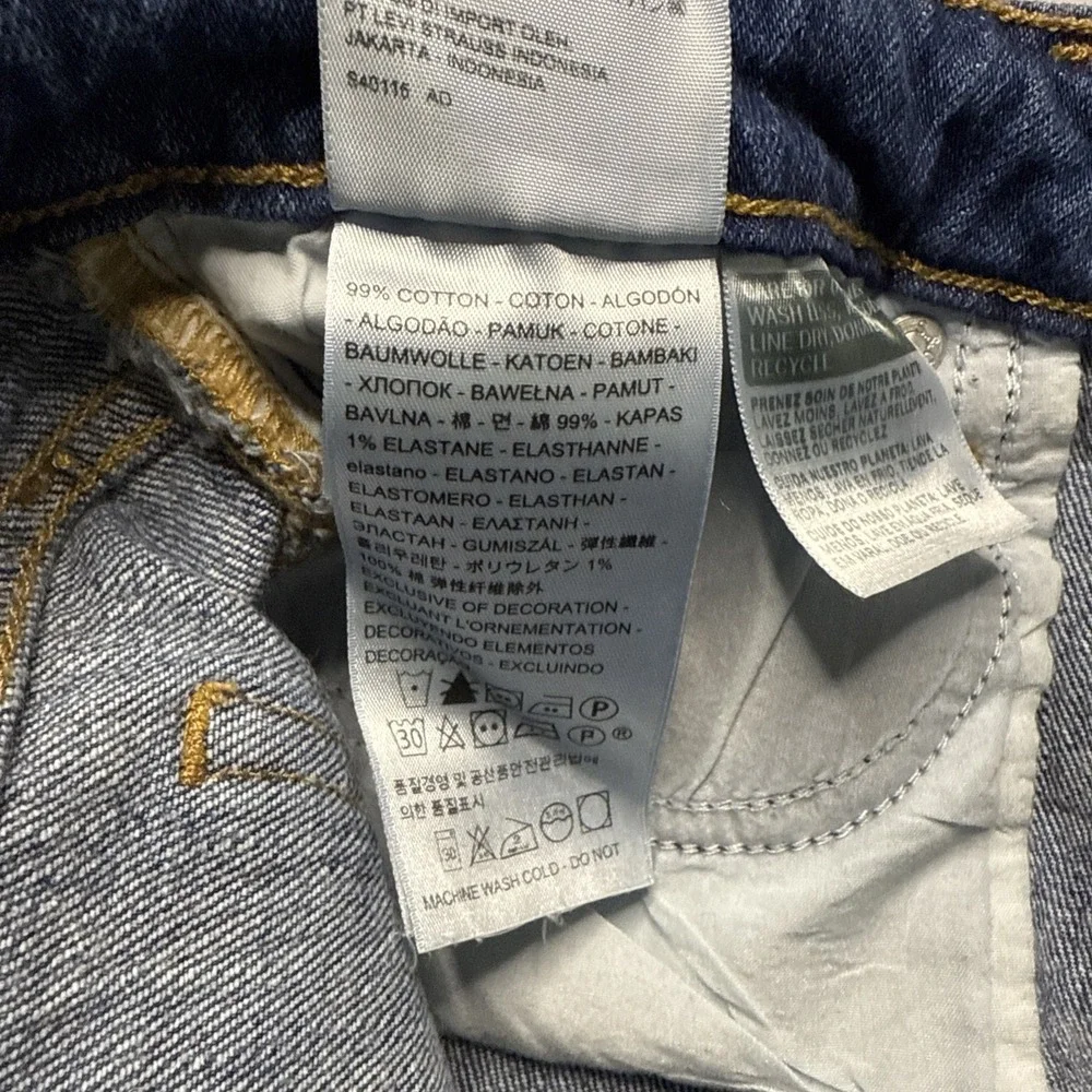 Levi's Women's‎ Shorts Two Tone Denim 28x4 Mid Rise Jorts
